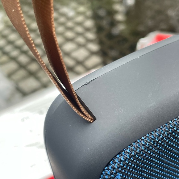 Mini Speaker - Picture 3 of 14